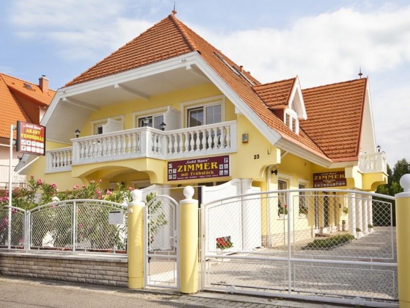 Gold House Pension Balatonfured Luaran gambar